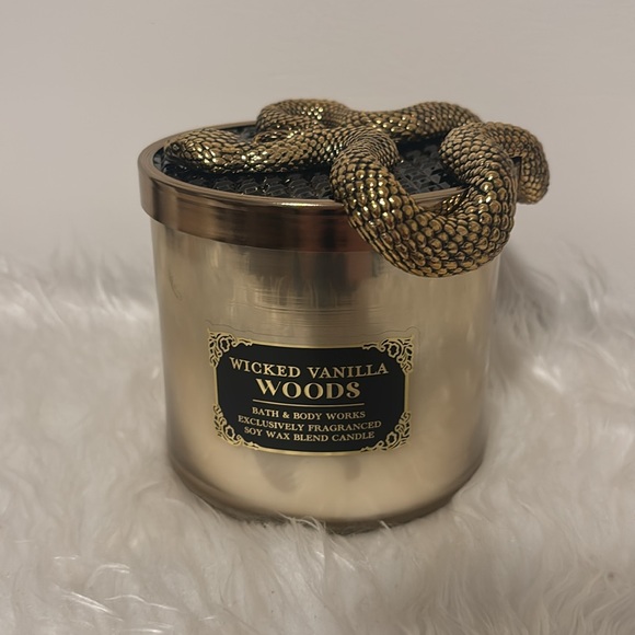 Wicked Vanilla Woods 3-Wick Candle from Bath & Body Works 🐍 - Picture 7 of 8